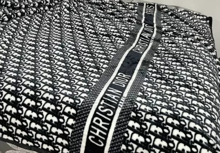 CD Luxury Throw Blanket - Féline Couture 