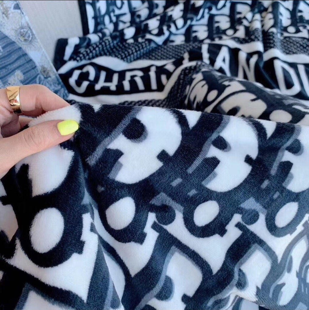 CD Luxury Throw Blanket - Féline Couture 